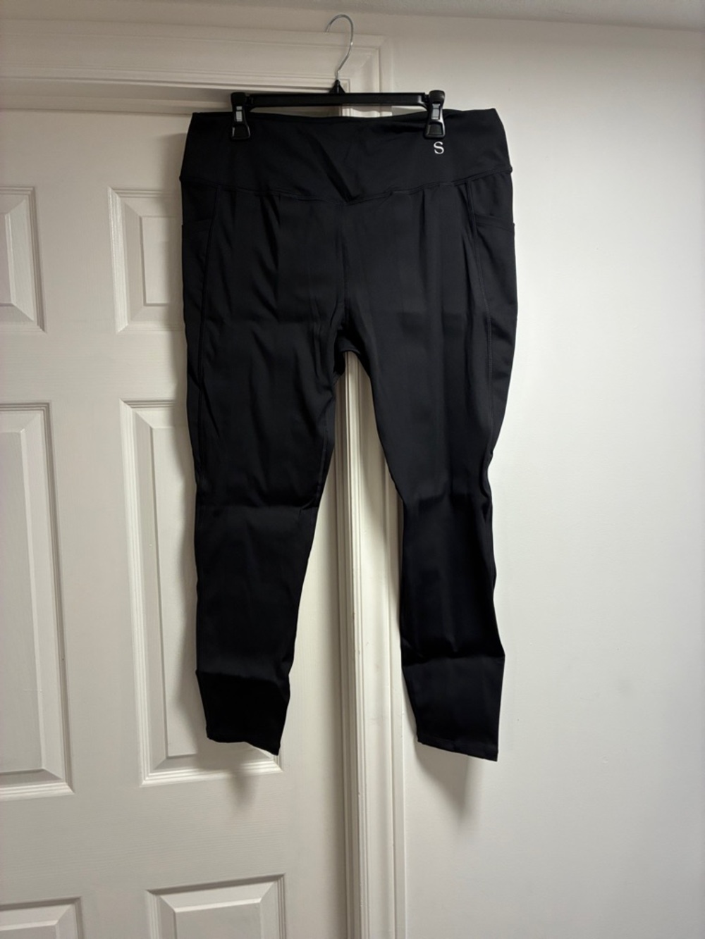 Skinnify Black Women's Athletic Leggings - Stretch Performance Pants